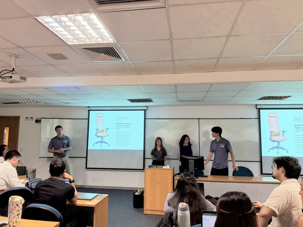 Presenting to Mirage Móveis in Brazil